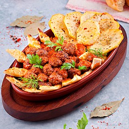 Meatballs with Neapolitan sauce