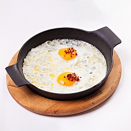 Eggs in frying pan