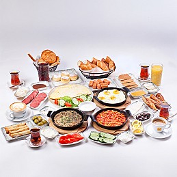 Yeni dörd nəfərlik səhər yeməyi