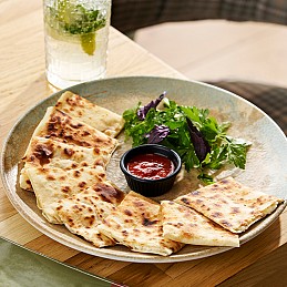 Ağ pendirli ispanaqalı gözləmə