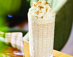 Qozlu paxlava shake