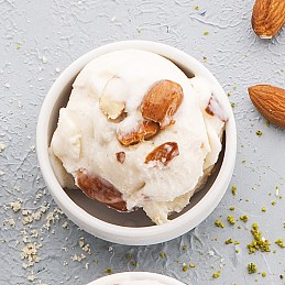 Honey and almond Ice Cream