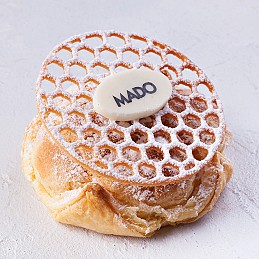 Cream-caramel profiterole