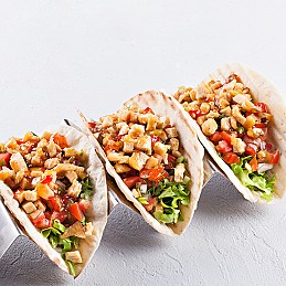 Taco with chicken (spicy)