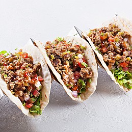 Taco with beef (spicy)