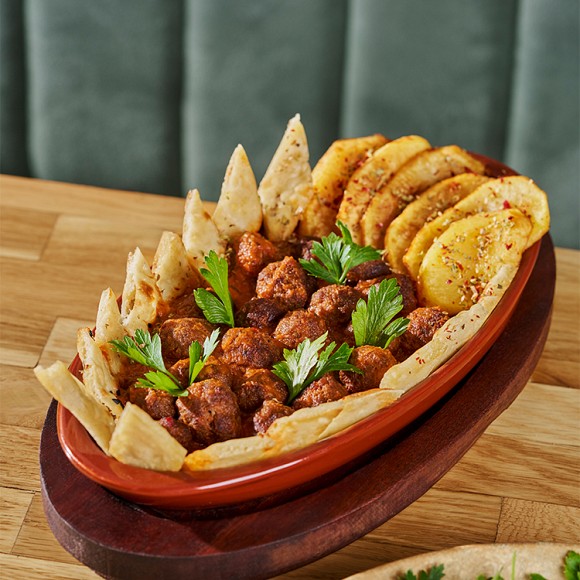 Neapolitan souslu fındıq köftə