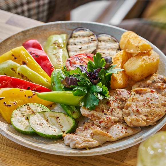 Toyuq izqara tərəvəz ilə