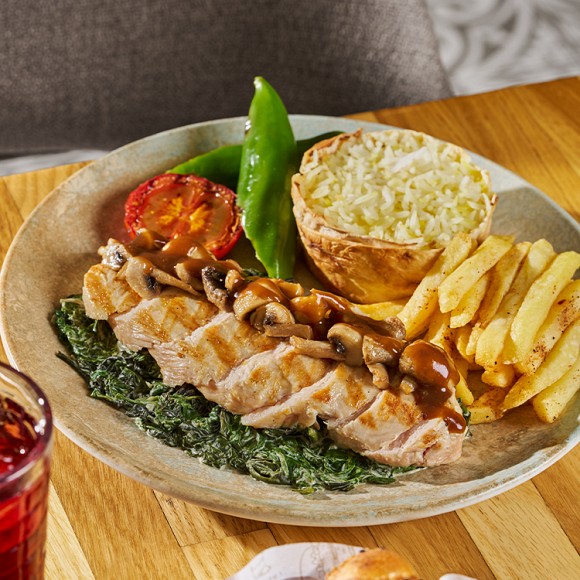 Demiqlas ispanaqlı souslu toyuq