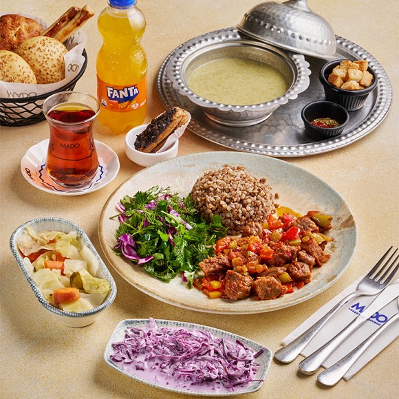 Business Lunch - Cümə axşamı