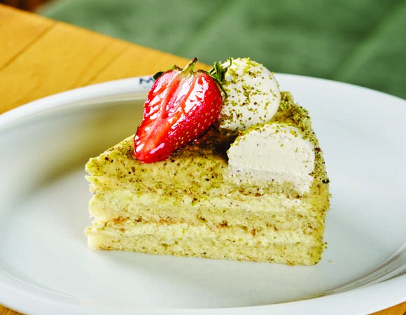 Fıstıqlı qaymaqlı tort